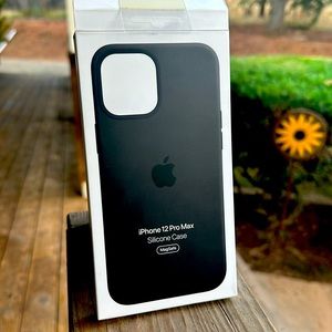 iPhone 12 Pro Max case Apple MagSafe